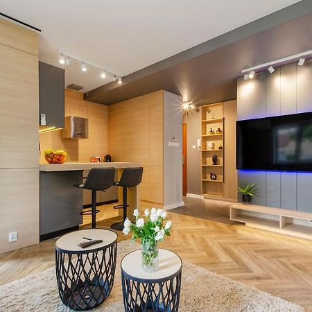 Lupoapartments Kaucja Лодзь Экстерьер фото