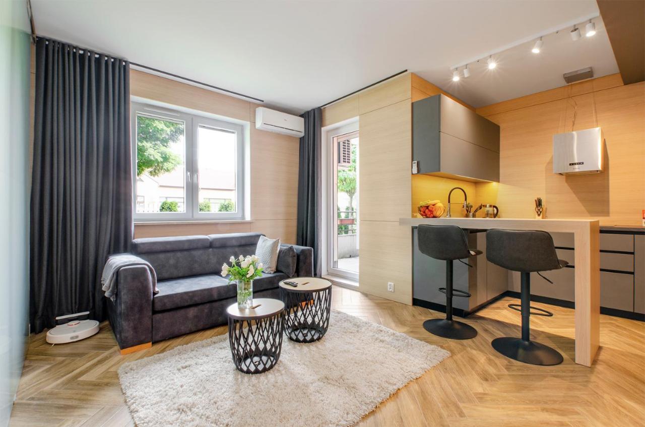 Lupoapartments Kaucja Лодзь Экстерьер фото