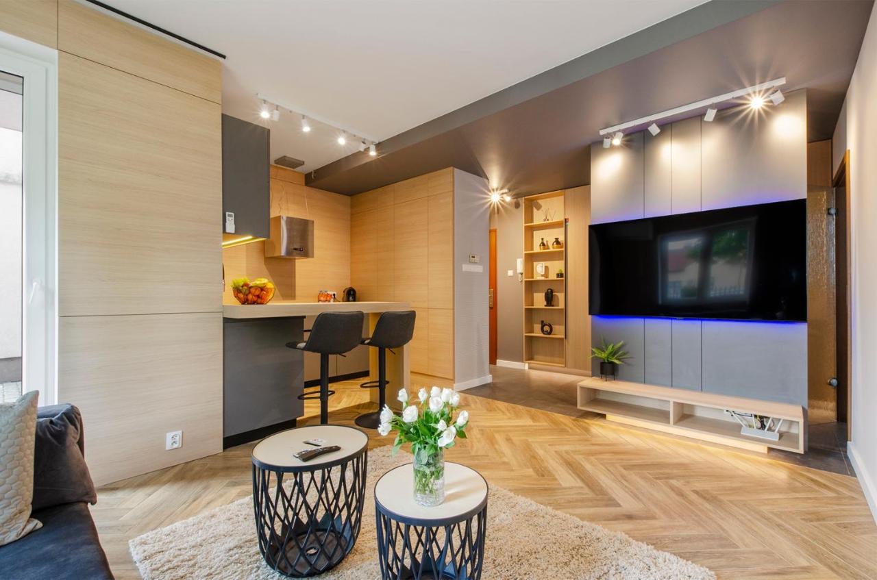 Lupoapartments Kaucja Лодзь Экстерьер фото