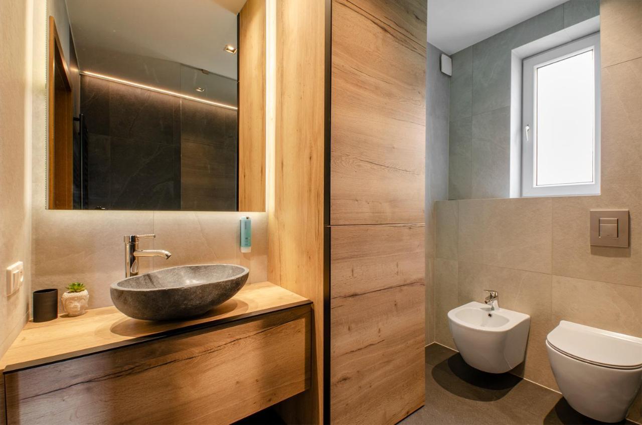 Lupoapartments Kaucja Лодзь Экстерьер фото