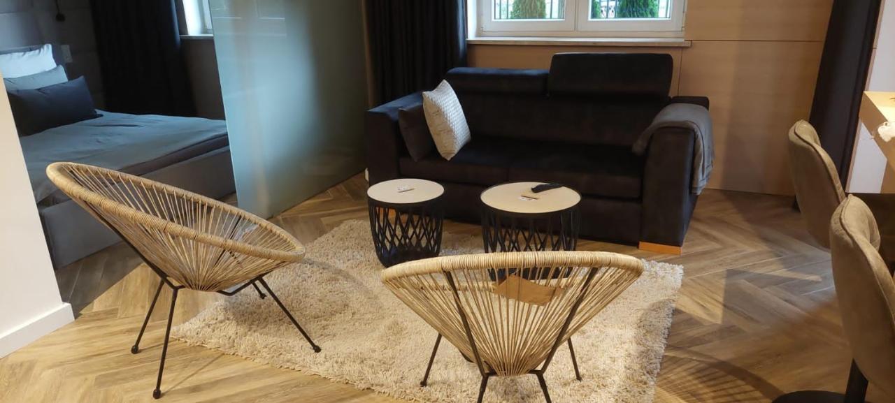 Lupoapartments Kaucja Лодзь Экстерьер фото