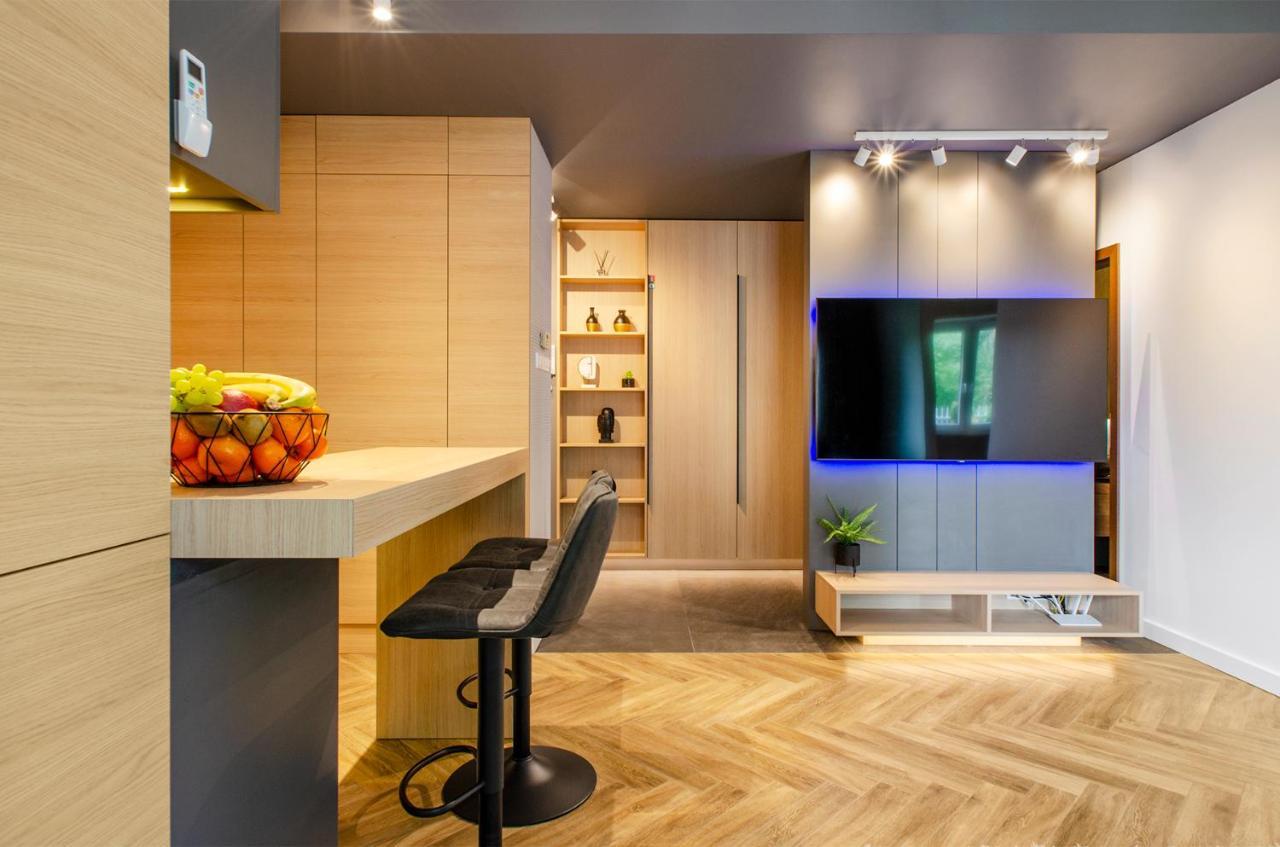 Lupoapartments Kaucja Лодзь Экстерьер фото